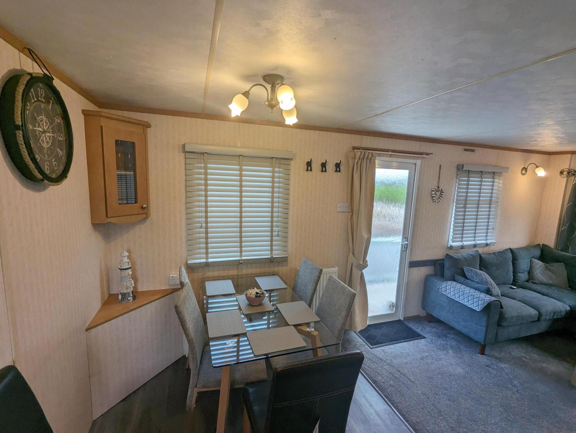 House - Dog Friendly Creek Holiday home